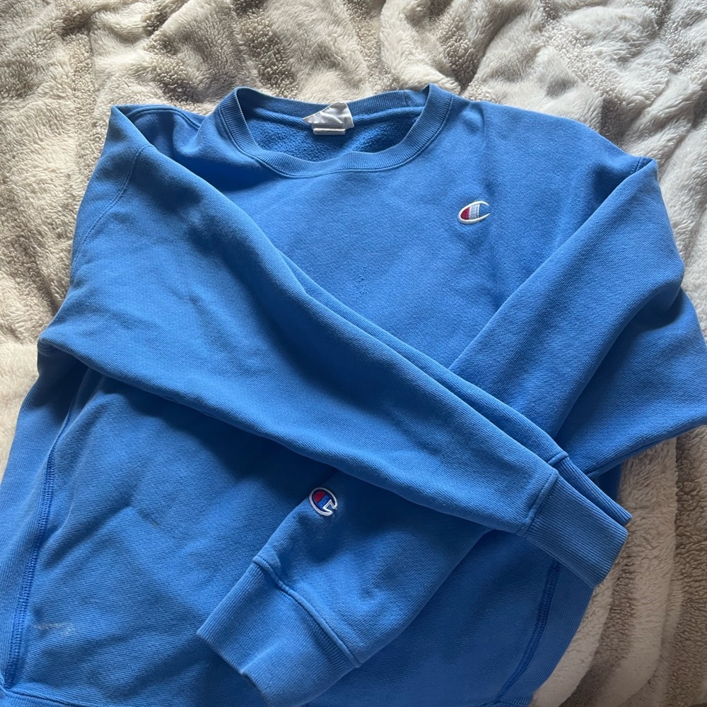 Champion Men's Classic Blue Crewneck Sweater L (fits similar to a small though)